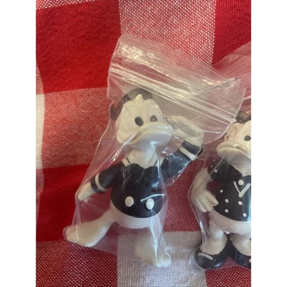 Lot Of 4 Black & White Vintage Bully Disney 2.7” Rare Toy Mickey Minnie Donal - Picture 11 of 11